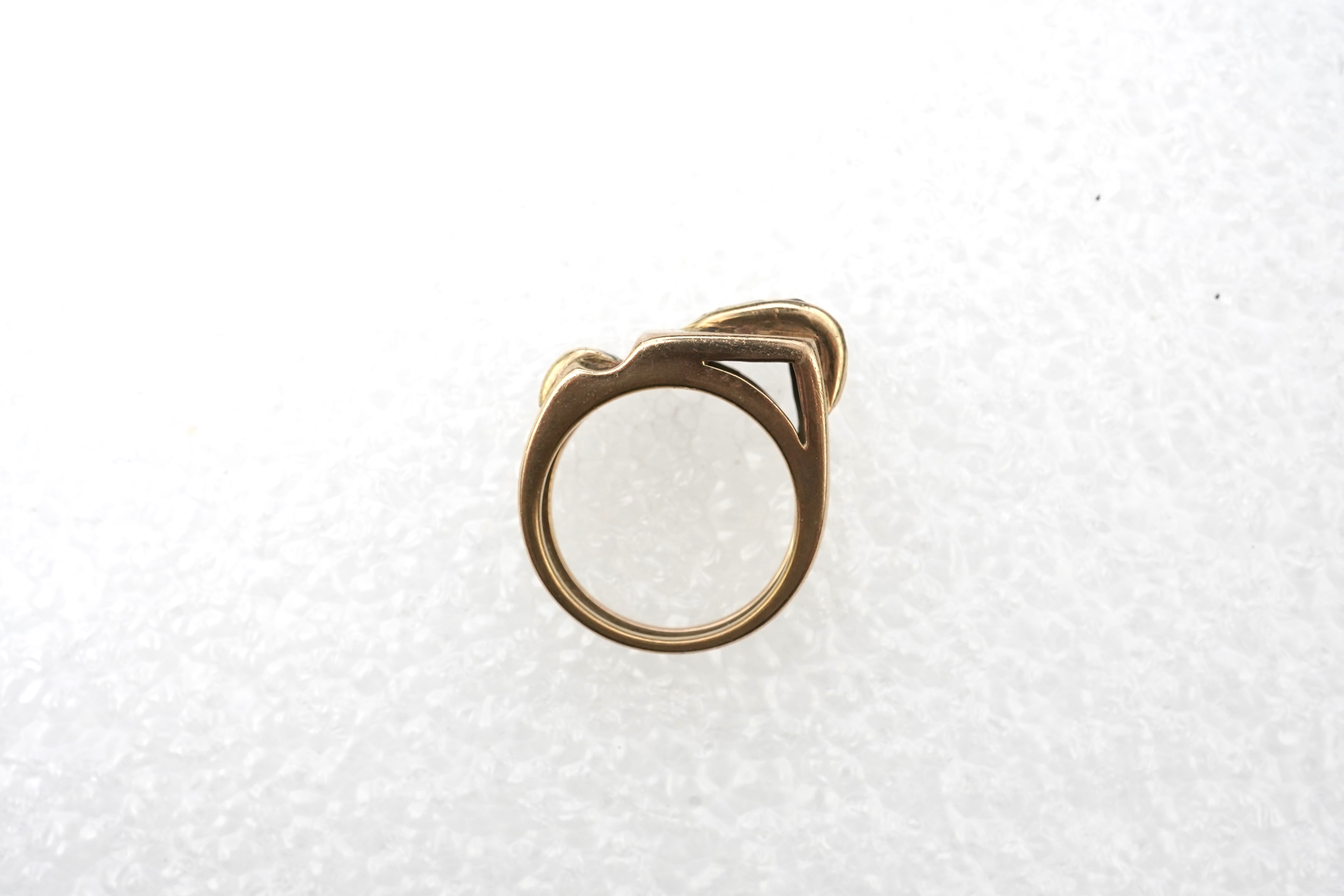 A Retro emerald dress ring, 1940s